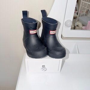 Hunter Children's Navy Rain Boots size 8